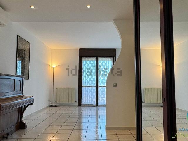 Appartamento in affitto di 100 m² in Via Arturo Penitenti