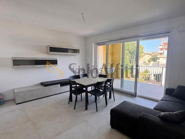 Appartamento in affitto di 100 m² in Via Aremogna, 9