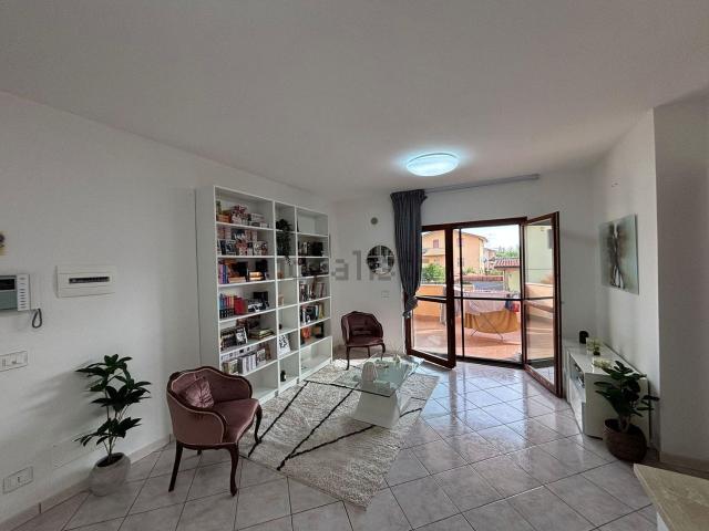 Appartamento in affitto di 100 m² in Via Benozzo Gozzoli