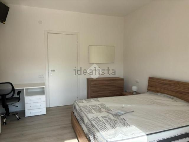 Appartamento in affitto di 100 m² in Via Brunoro della Scala, 33