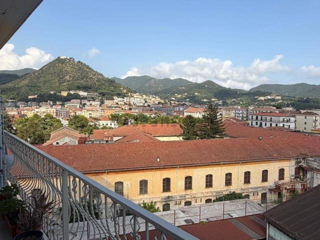 Appartamento in affitto di 100 m² in Via Generale Luigi Parisi