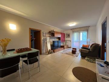 Appartamento in affitto di 100 m² in Via Giuseppe Ungaretti