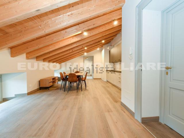 Appartamento in affitto di 100 m² in Via Giovanni Battista Scalabrini, 6
