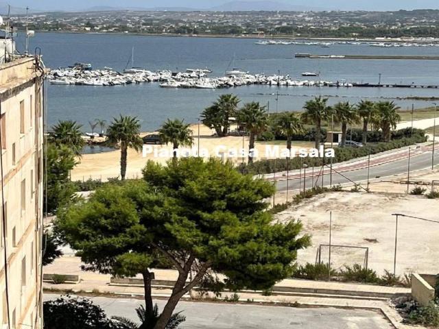 Appartamento in affitto di 100 m² in Via Giovanni Falcone
