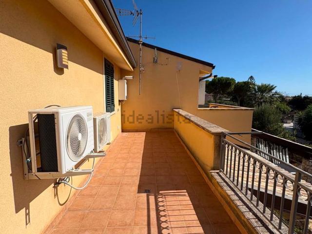 Appartamento in affitto di 100 m² in Via del Monaco