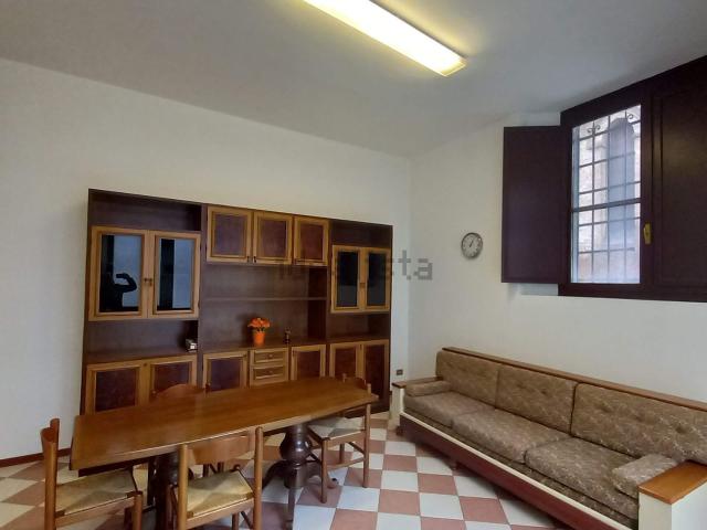 Appartamento in affitto di 100 m² in Via delle Scienze