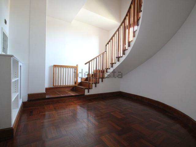 Appartamento in affitto di 100 m² in Via di Monte Savello