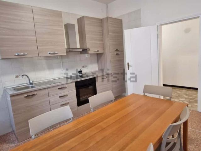 Appartamento in affitto di 100 m² in Via Edoardo Ferravilla, 7
