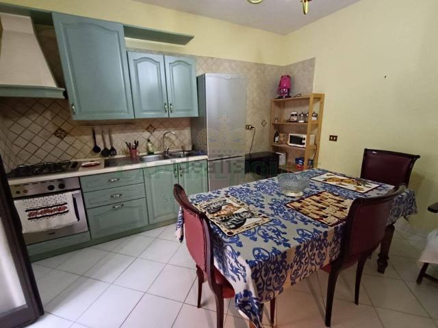 Appartamento in affitto di 100 m² in Via Fanelli