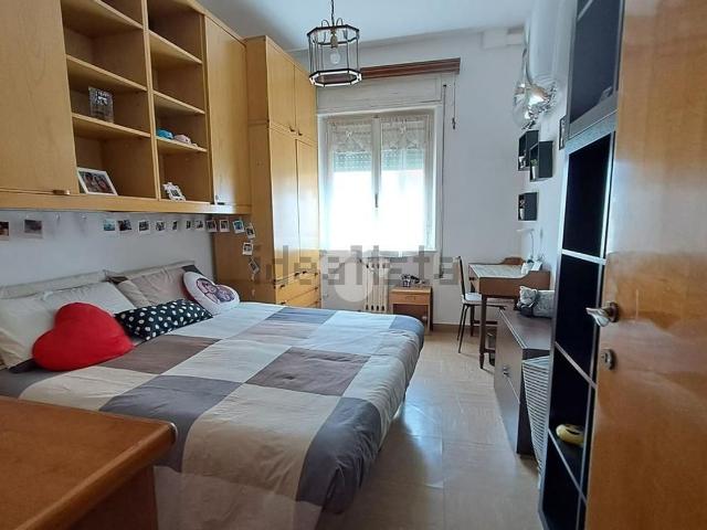 Appartamento in affitto di 100 m² in Via Frà Bevignate, 10