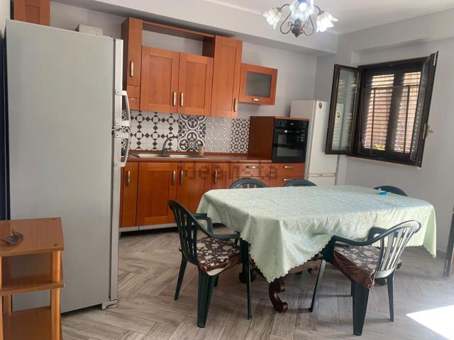 Appartamento in affitto di 100 m² in Via Madaffari