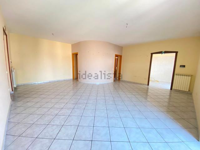 Appartamento in affitto di 100 m² in Via Marchesella