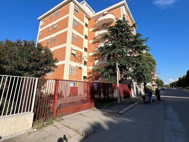 Appartamento in affitto di 100 m² in Via Martiri di Via Fani, 66