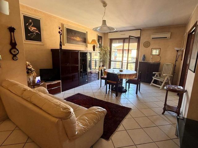 Appartamento in affitto di 100 m² in Via Nizza, 347
