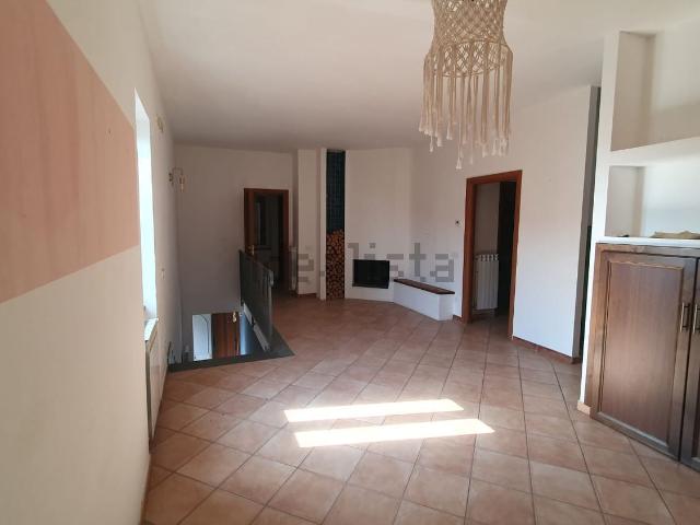 Appartamento in affitto di 100 m² in Via S. Ignazio di Loyola, 264