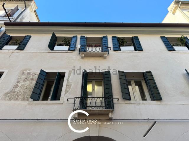 Appartamento in affitto di 100 m² in Via San Nicolò
