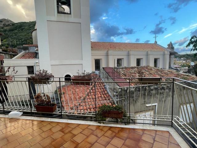 Appartamento in affitto di 100 m² in Via San Nicolò, 35