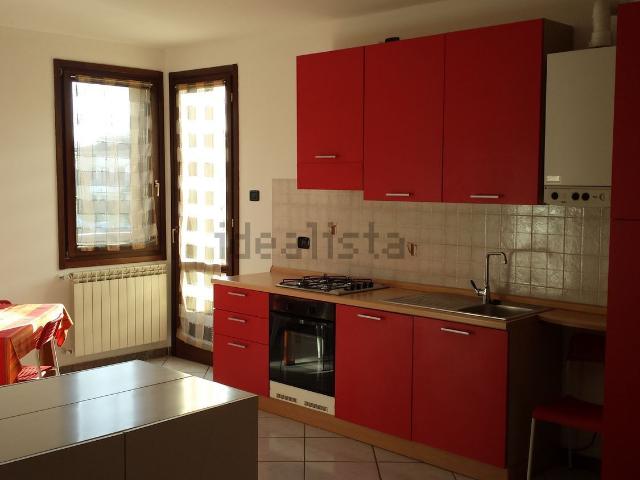Appartamento in affitto di 100 m² in Via San Pellico, 10