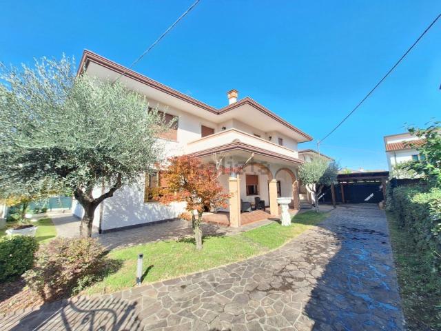 Appartamento in affitto di 100 m² in Via Santa Caterina