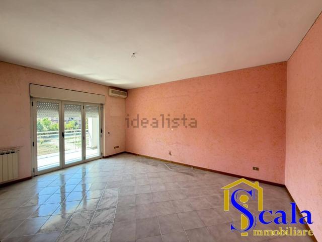 Appartamento in affitto di 100 m² in Via Santella