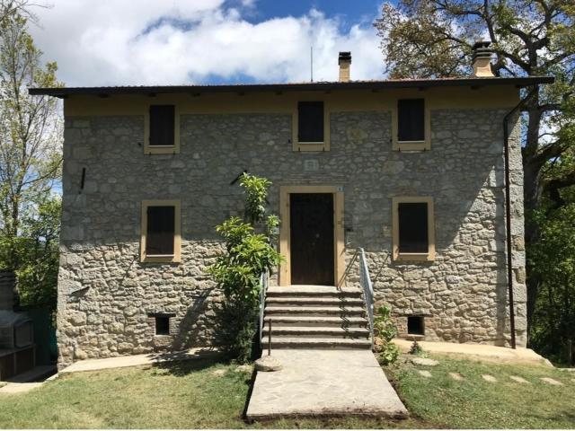 Appartamento in affitto di 100 m² in Via Segalara