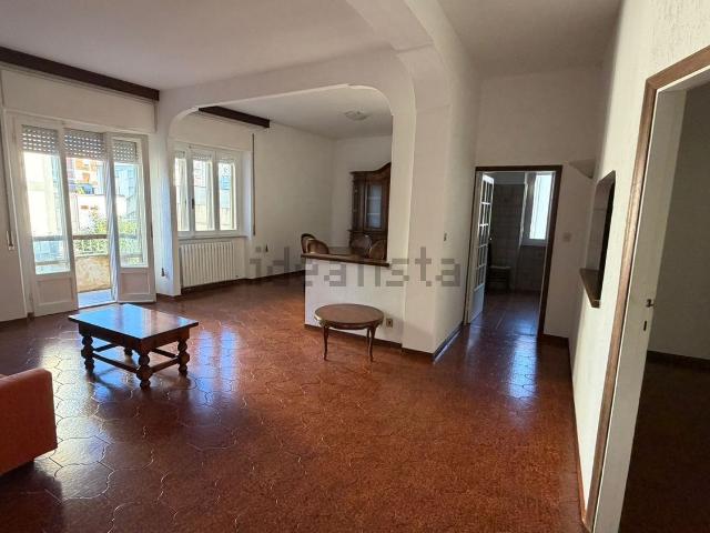 Appartamento in affitto di 100 m² in Via Sicilia, 37