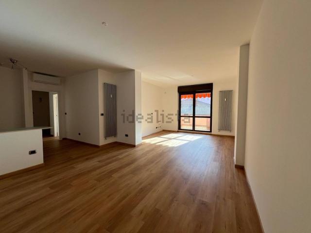 Appartamento in affitto di 100 m² in Via Piave, 22