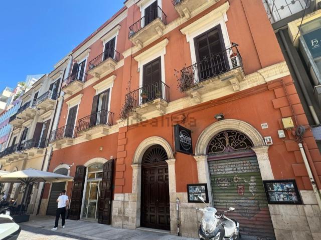 Appartamento in affitto di 100 m² in Via Roberto da Bari, 156