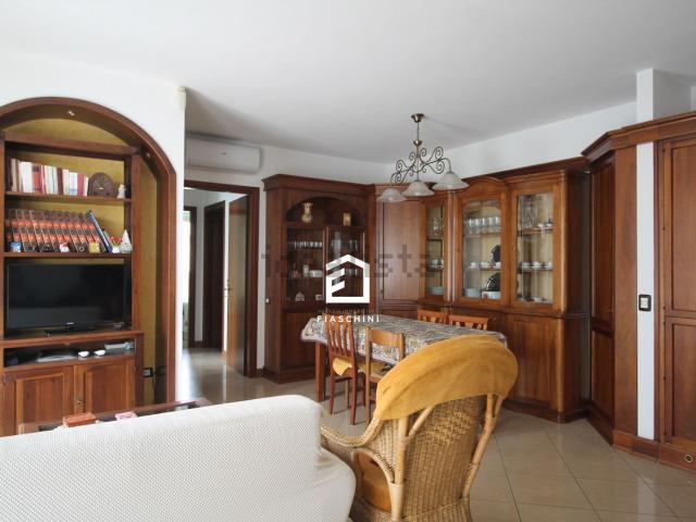 Appartamento in affitto di 100 m² in Via Roma