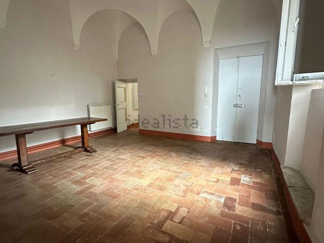 Appartamento in affitto di 100 m² in Via Roma