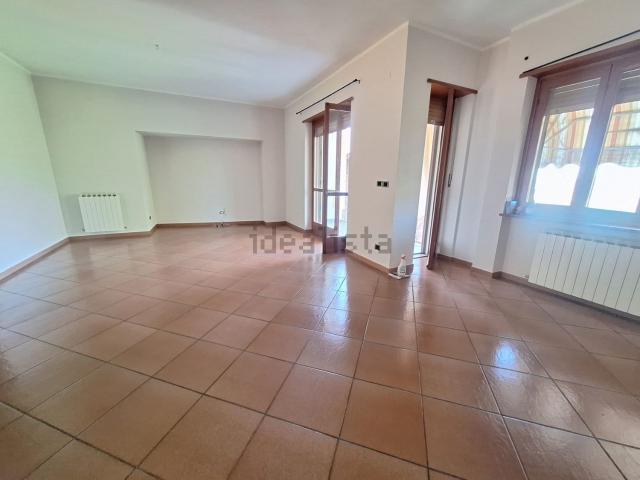 Appartamento in affitto di 100 m² in Via Roma, 24