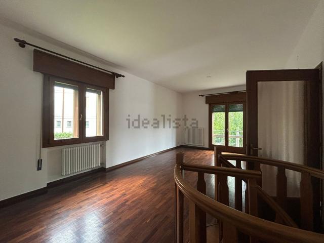 Appartamento in affitto di 100 m² in Via Romita