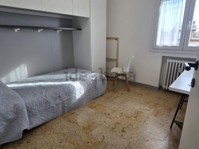 Appartamento in affitto di 100 m² in Via Trento, 19