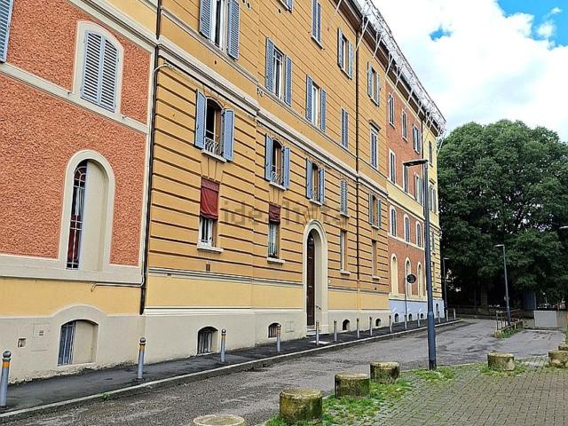 Appartamento in affitto di 100 m² in Via Ugo Foscolo, 2