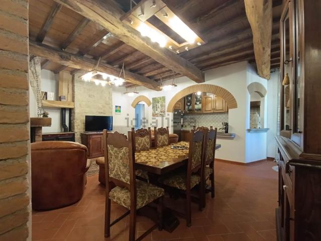 Appartamento in affitto di 100 m² in Via Vecchia Fiorentina II Tronco, 143