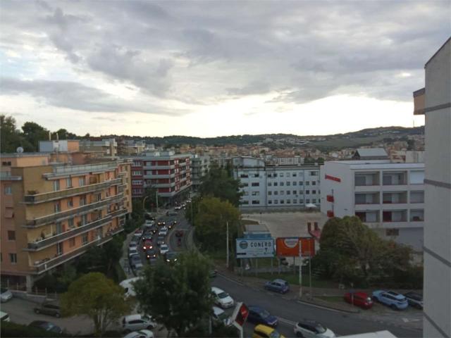 Appartamento in affitto di 100 m² in Via XXV Aprile, 4