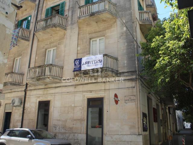 Appartamento in affitto di 100 m² in Viale Tenente Lena, 14