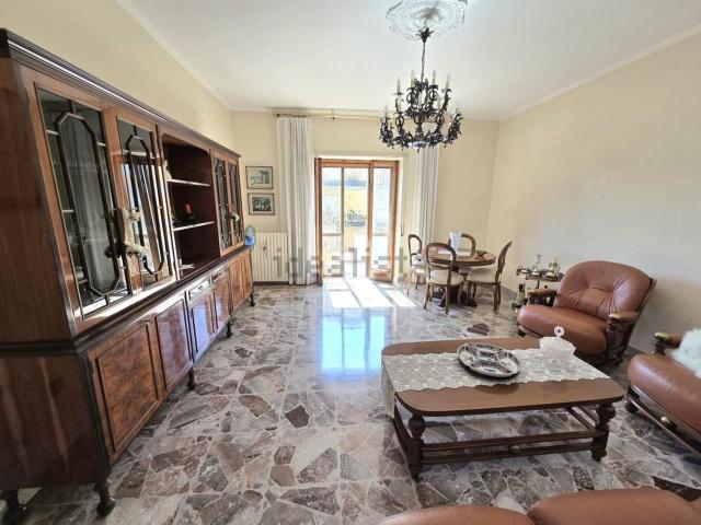 Appartamento in affitto di 100 m² in Viale Colli Aminei, 50