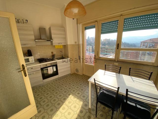 Appartamento in affitto di 100 m² in Viale Giuseppe Mazzini, 44