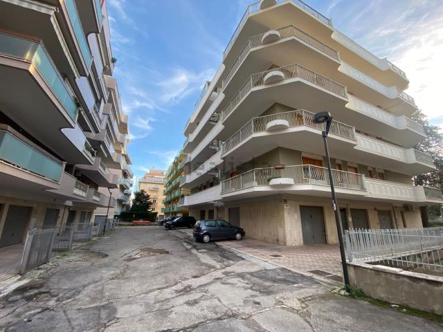 Appartamento in affitto di 100 m² in Viale John Fitzgerald Kennedy