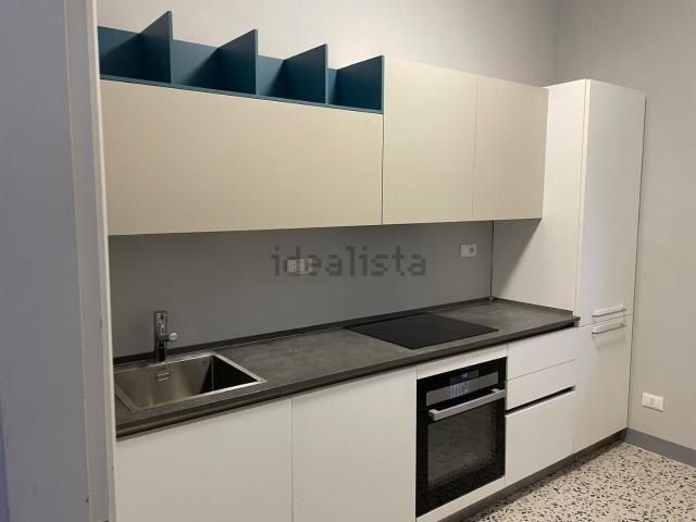 Appartamento in affitto di 100 m² in Viale Luciano Oliva