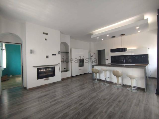 Appartamento in affitto di 100 m² in Vicolo Monte Grappa, 40