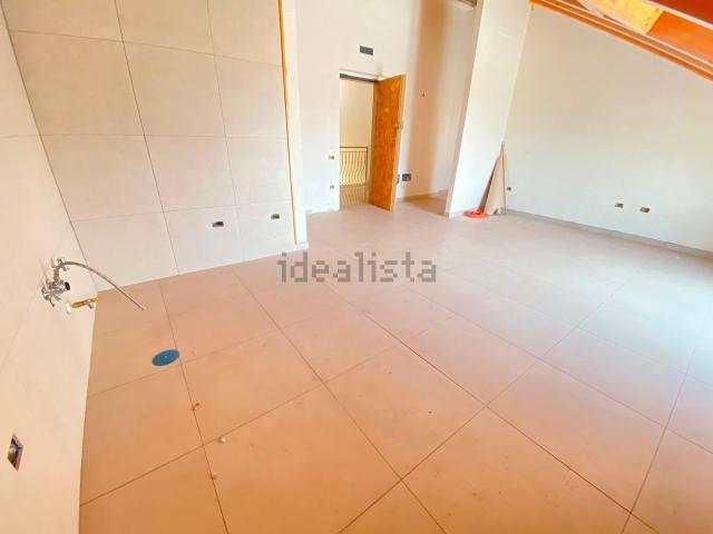 Appartamento in affitto di 100 m² in Corso Campano, 600