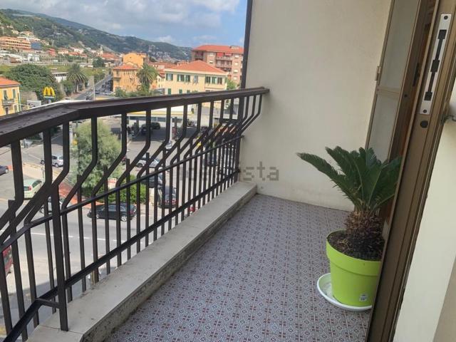 Appartamento in affitto di 100 m² in Corso Genova