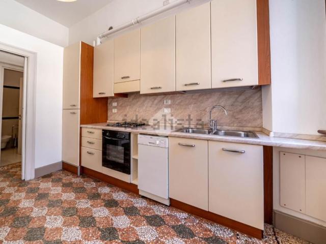 Appartamento in affitto di 100 m² in Corso Sant&apos Anastasia