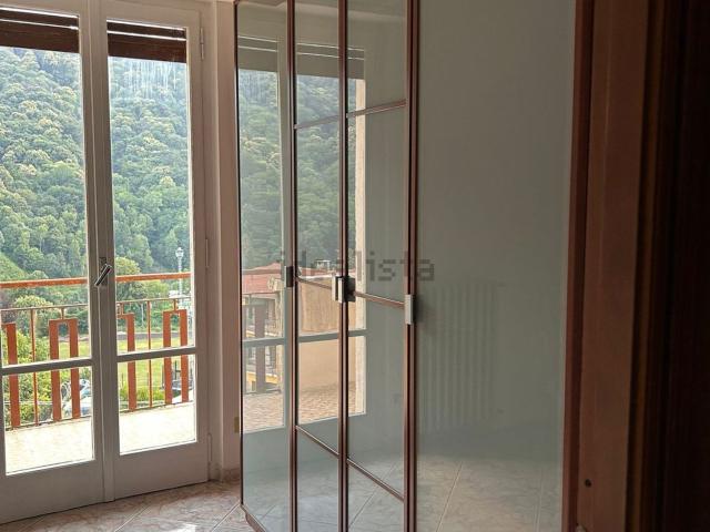 Appartamento in affitto di 100 m² in Frazione Picco, 61