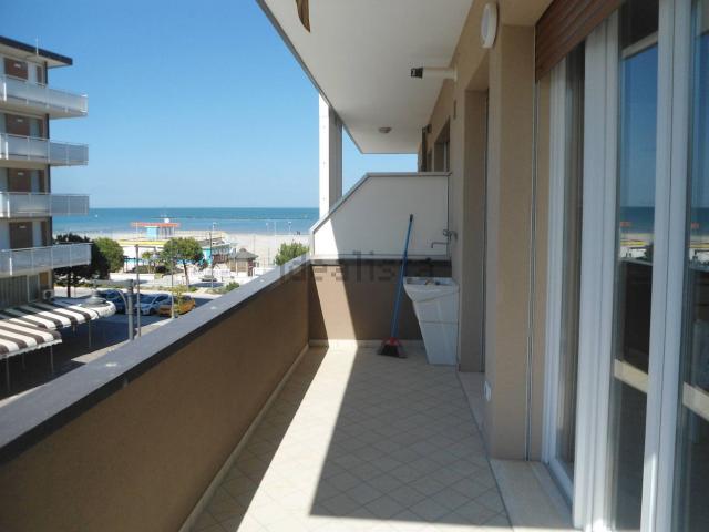 Appartamento in affitto di 100 m² in Lungomare Ponente