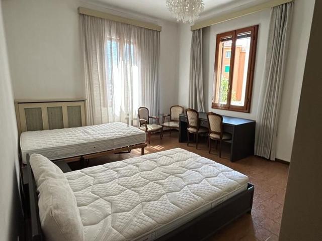 Appartamento in affitto di 100 m² in Piazza Adam Mickiewicz