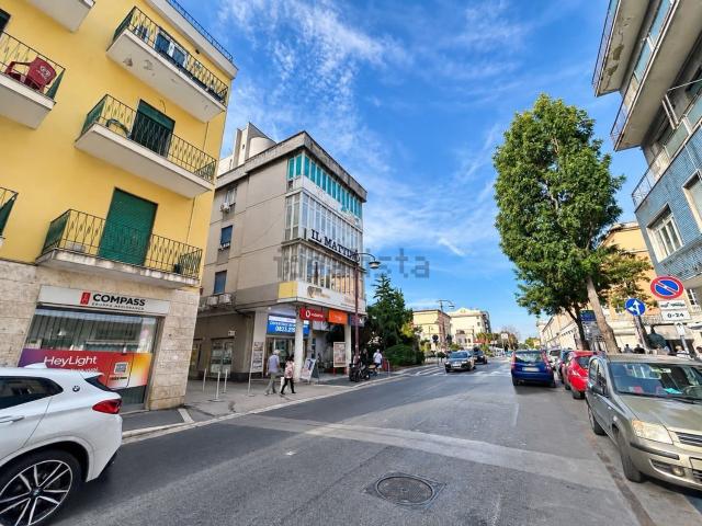 Appartamento in affitto di 100 m² in Piazza Generale Amico, 9