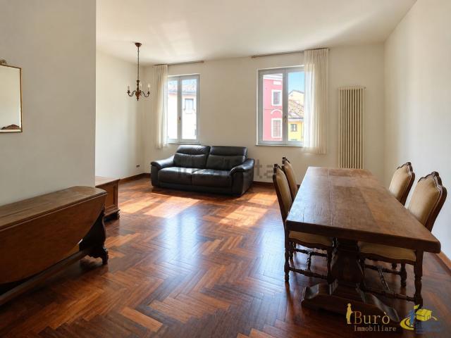 Appartamento in affitto di 100 m² in Strada Giovanni Inzani, 7